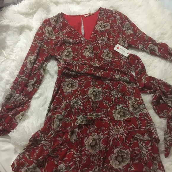 Red floral dress from red dress boutique - Picture 4 of 6
